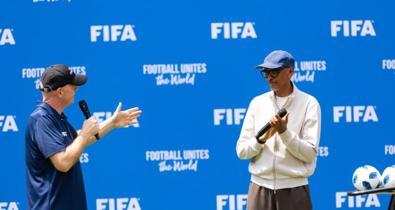 Perezida Kagame yashimye Perezida wa FIFA, Gianni Infantino, wahisemo kwizihiriza Noheli mu Rwanda, mu buryo budasanzwe