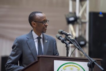 Kigali: Perezida Kagame yasabye abikorera kubyaza umusaruro ingufu zishyirwa mu koroshya ubucuruzi