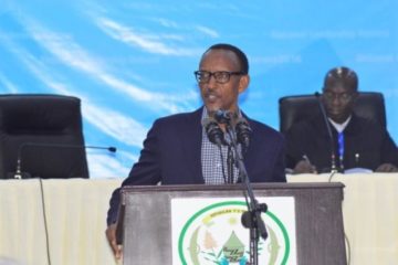 Gabiro : Perezida Kagame yanenze abakozi ba leta bahora mu butumwa bw’akazi hanze y’igihugu