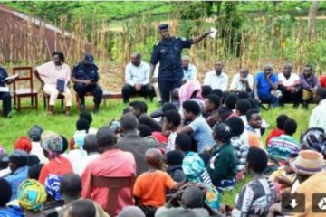 Polisi y’u Rwanda irakangurira ababyeyi  n’abayobozi gukomeza ingamba zo kwita ku burenganzira bw’abana