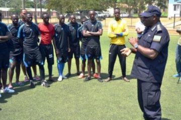 Umuyobozi mukuru wa Polisi y’u Rwanda yasabye abakinnyi ba Police FC  intsinzi mu irushanwa nyafurika