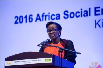 Madamu Jeannette Kagame yasabye abifite kuzamura abanyantege nke