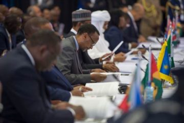 Perezida Kagame  yagize icyo avuga kuri Demokarasi muri Afrika