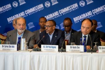 Perezida Kagame yongeye kwerekana akamaro k’ikoranabuhanga mu guhindura Isi