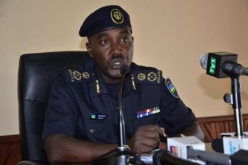 Kigali:Polisi yihanganishije imiryango y’abana batwikiwe muri ruhurura