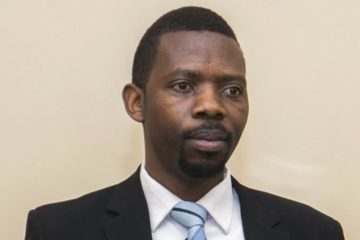 Mpayimana Philippe yisubiriye mu Bufaransa, biravugwa ko yaba akwepye Ubutabera