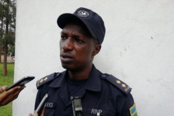 Nyaruguru: Polisi yafatanye abagabo batanu amafaranga y’amiganano