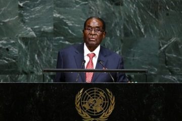 Perezida Robert Mugabe yashize amanga avuga ko Donald Trump ari Goliyati wo muri Bibiliya wagarutse