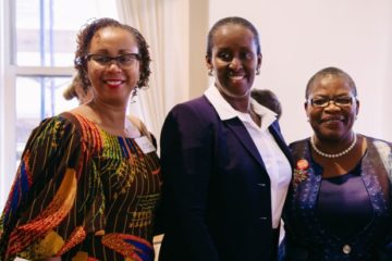 Madamu Jeannette Kagame yasobonuriye isi uko u Rwanda rwesezereye ibigo by’impfubyi