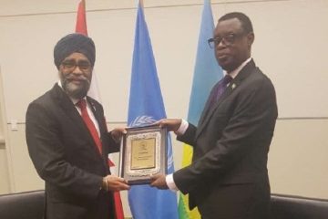 Canada: Gen Kabarebe yagaragaje ubushake bw’u Rwanda mu kubungabunga amahoro ku isi