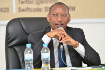 Guverineri Rwangombwa yagaragaje igihombo u Rwanda rugira mu guhererekanya amafaraga mu ntoki