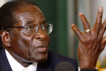 Urugiye kera ruhinyuza intwari : Perezida Mugabe yeguye nyuma y’imyaka 37 ku butegetsi