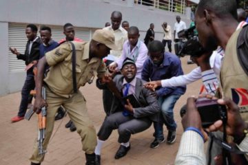 Uganda: polisi yikomye raporo yayishyize  mu myanya 5 ya nyuma kw’isi mu mikorere