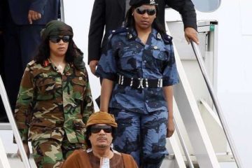 Amateka ya Col. Muammar Gaddafi ndetse nuko yakojeje agati mu ntozi aca umurongo utukura mu nyanja ngo ahangane na Amerika