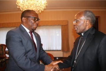 Amb. Rugira yagiranye ibiganiro n’Intumwa ya Papa Francis mu Bubiligi