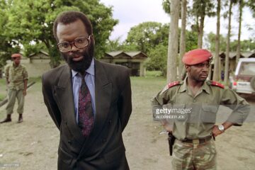 Kuwa 11 Mata 1994 Guverinoma y’Abatabazi yimukiye i Gitarama nyuma yo gutakaza uduce tw’ingenzi muri Kigali