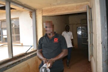 Uganda: Yatawe muri yombi atwaye imodoka iriho ibirango by’imodoka za perezida Museveni