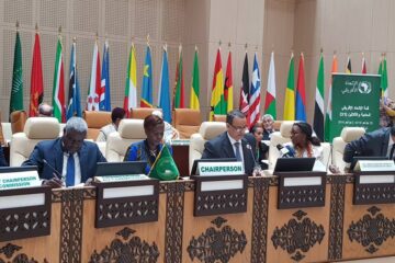 Mushikiwabo yitabiriye Inama ya AU izashakirwamo amajwi amuganisha muri OIF