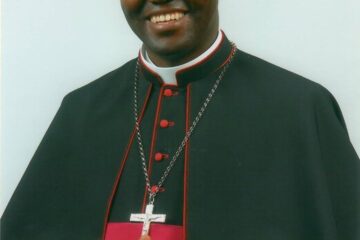 Ubutabazi bw’Inkotanyi n’ubumuntu bwa Musenyeri Hakizimana mu kurokora Abatutsi muri St Paul