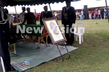 Museveni yatangaje umugambi wo guca amakoti apfuka umutwe ku batwara moto nyuma y’iraswa ry’umudepite