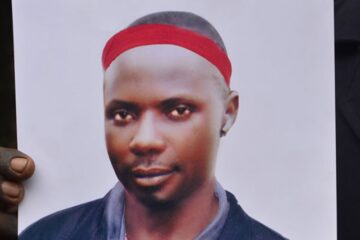 Uwari mu modoka imwe n’umushoferi wa Bobi Wine yavuze byinshi ku rupfu rwe