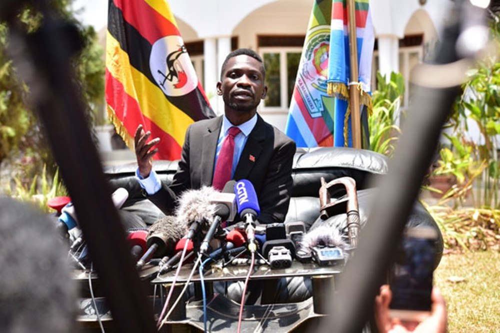 Uganda: Bobi Wine yabajije Museveni uko yiyumva iyo yica urubozo ‘abuzukuru’ be