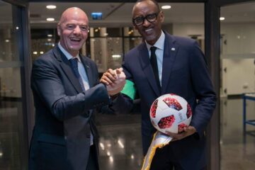 Perezida Kagame yagiranye ibiganiro na Infantino uyobora FIFA