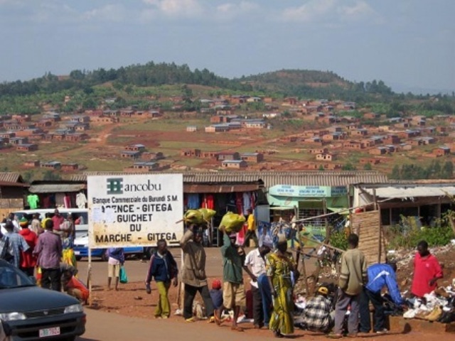 Burundi: Agatsiko k’abitwaje imbunda kagabye igitero ku isoko gasahura iduka ry’Imbonerakure