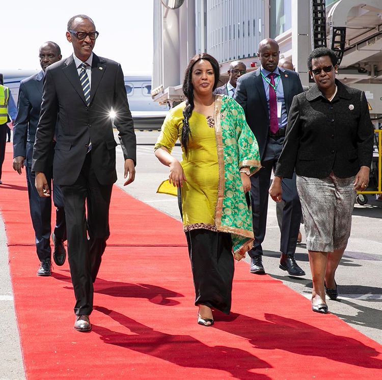 Perezida Kagame yageze i Addis Ababa kuyobora inama nyunguranabitekerezo kuri RDC