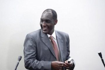 Ubushinjacyaha bw’u Rwanda bwatanze impapuro zifata Kayumba Nyamwasa agakurikiranwa ku bikorwa by’iterabwoba by’umutwe wa RNC yashinze. Ubushinjacyaha bw’u Rwanda bwatanze impapuro zifata Kayumba Nyamwasa agakurikiranwa ku bikorwa by’iterabwoba by’umutwe wa RNC yashinze.