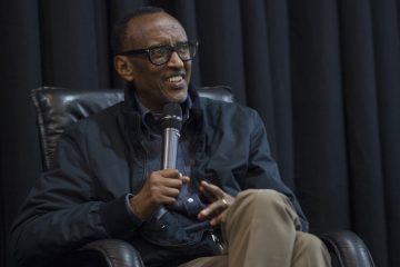 “Amafuti n’amakosa by’Abayobozi, nibyo byatumye umujyi wa Huye umara igihe warabaye amatongo”- Perezida Kagame [ VIDEO