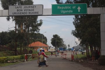 Umunyarwandakazi yapfiriye muri Uganda hafi y’umupaka wa Cyanika, nyuma yo kubura ubufasha bwashoboraga kuramira ubuzima bwe. Umunyarwandakazi yapfiriye muri Uganda hafi y’umupaka wa Cyanika, nyuma yo kubura ubufasha bwashoboraga kuramira ubuzima bwe.