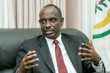Minisitiri Sezibera yasabye abantu kwima amatwi ibihuha bibeshyera u Rwanda