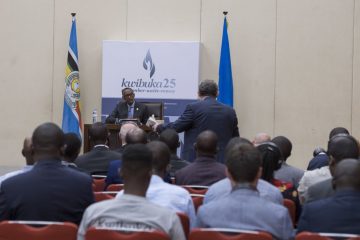 Perezida Kagame yongeye kuburira abatekereza gutera u Rwanda ko bazirengera ingaruka bazahura na zo z’iyo ntambara.