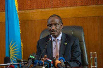 Minisitiri Sezibera avuga ko abarwanyi ba FDLR, badashobora kuzana amahoro mu Burundi
