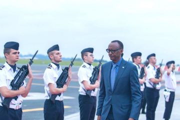 Perezida Kagame yageze mu Bufaransa mu nama y’ibihugu 7 bikize ku isi