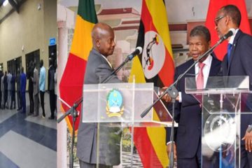 Museveni arashaka guhuma amaso abayobozi bo mu karere yemereye ko agiye gushyira mu bikorwa amasezerano yashyizeho umukono