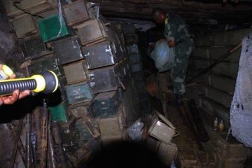 FARDC yavumbuye ububiko bw’intwaro za FDLR na RUD Urunana nyuma yo kwivugana abayobozi b’iyo mitwe FARDC yavumbuye ububiko bw’intwaro za FDLR na RUD Urunana nyuma yo kwivugana abayobozi b’iyo mitwe