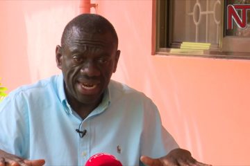 Avuga ko bashyize ku karubanda ruswa, politiki mbi n’akazu kari muri Leta ya Uganda. Avuga ko bashyize ku karubanda ruswa, politiki mbi n’akazu kari muri Leta ya Uganda.