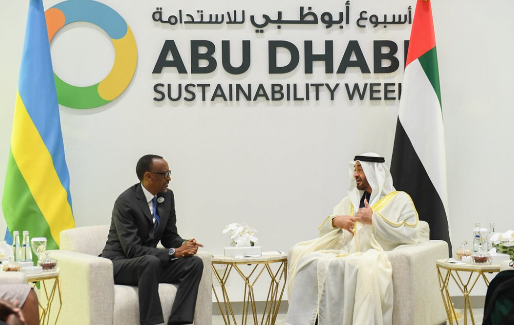 Perezida Kagame yakiriwe n’Igikomangoma cya Abu Dhabi