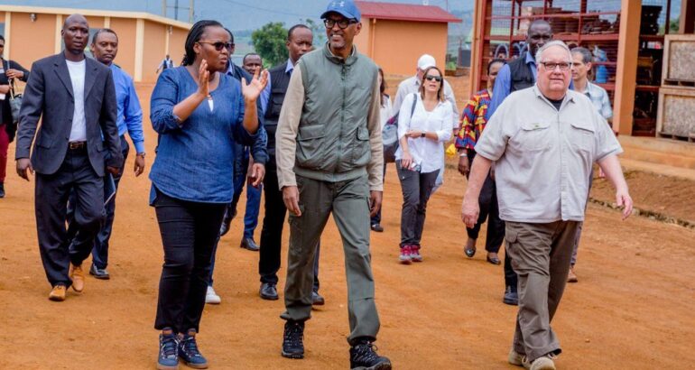 Perezida Kagame yatangije umushinga, umuherwe Buffet yashoyemo  miliyoni 30 z’amadolari