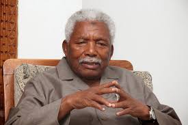 Ali Hassan Mwinyi   yahishuye uburyo Mwalimu Julius Nyerere yamurakariye amubaza impamvu atamagana ku mugaragaro Leta y’u Rwanda yakoraga Jenoside