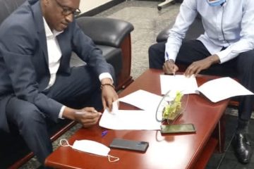 Ikipe ya Rayon Sports yasinyanye amasezerano y’ubufatanye n’akarere ka Nyanza azamara igihe cy’imyaka 4