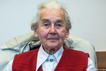 Umudagekazi w’imyaka 93 yashyizwe muri gereza azira guhakana jenoside yakorewe Abayahudi: Kuki Ingabire Victoire n’abandi bahakana bakanapfobya Jenoside yakorewe Abatutsi bo bakomeza kwidegembya?