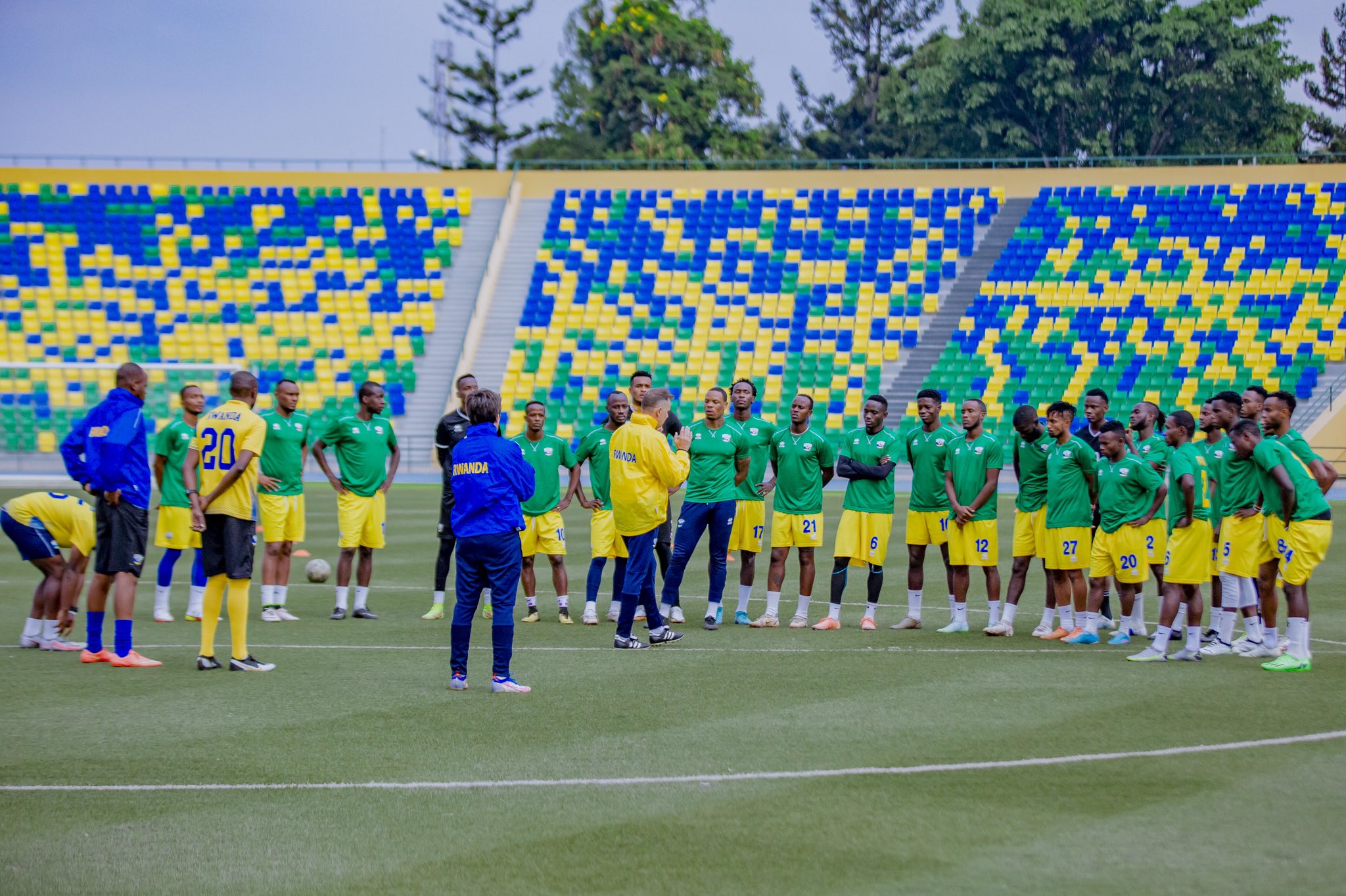 Amafoto – Amavubi yakoreye imyitozo ya mbere kuri Sitade ya Huye, yitegura gukina na Ethiopie mu gushaka itike yo gukina CHAN2023