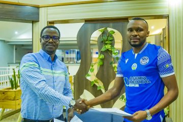 Tuyisenge Jacques wifuzwaga na Police FC yerekeje muri AS Kigali, Shaban Shabalala yongereye amasezerano , APR FC yihariye ibikombe by’abakinnyi bitwaye neza