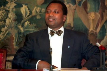 Eugène Clément NAHIMANA wafashije abajenosideri guhungira mu Bubiligi ni muntu ki?