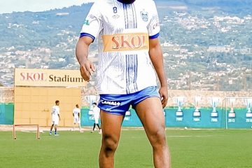 Amafoto – Nyuma yo kumara hafi amezi 4 adakina, Umurundi Aruna Mussa Madjaliwa yasubukuye imyitozo mu ikipe ya  Rayon Sports