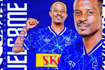 AMAFOTO: Haruna Niyonzima yasinyiye Rayon Sports yaherukagamo mu myaka 17 ishize AMAFOTO: Haruna Niyonzima yasinyiye Rayon Sports yaherukagamo mu myaka 17 ishize