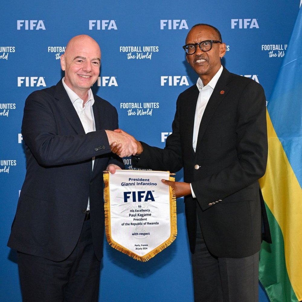 Gianni Infantino uyobora FIFA yashimye Perezida  Paul Kagame ukomeje guteza imbere Ruhago